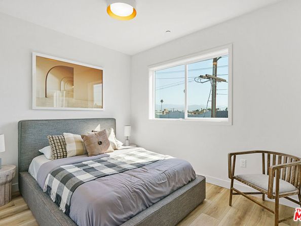 14667 W Sara Lane, Panorama City CA 91402