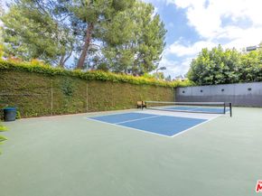 15161 Magnolia Boulevard F, Sherman Oaks CA 91403