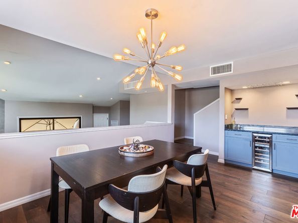 15161 Magnolia Boulevard F, Sherman Oaks CA 91403