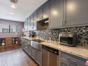 15161 Magnolia Boulevard F, Sherman Oaks CA 91403