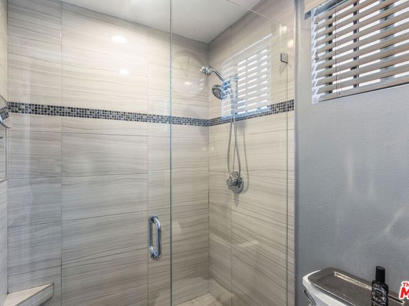 15161 Magnolia Boulevard F, Sherman Oaks CA 91403