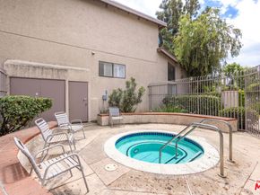 15161 Magnolia Boulevard F, Sherman Oaks CA 91403