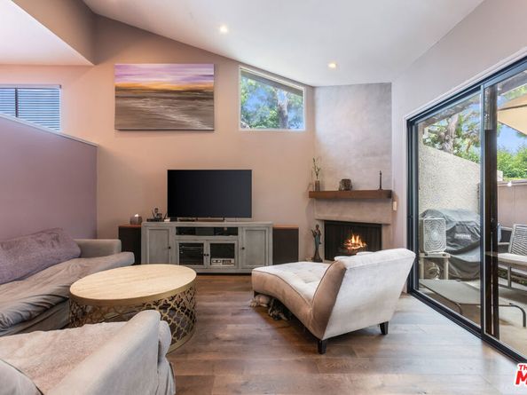 15161 Magnolia Boulevard F, Sherman Oaks CA 91403