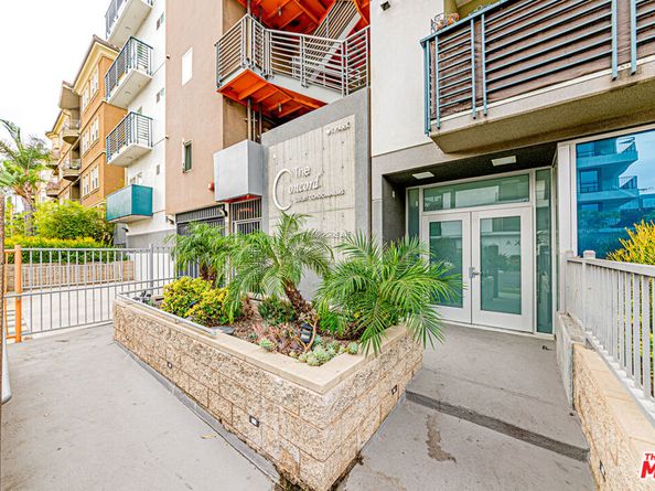 903 S New Hampshire Avenue 303, Los Angeles CA 90006