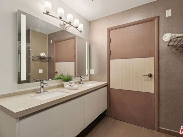 903 S New Hampshire Avenue 303, Los Angeles CA 90006