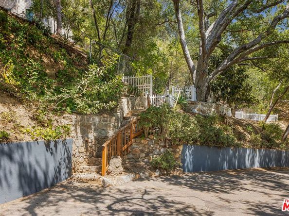 11349 Canton Drive, Studio City CA 91604