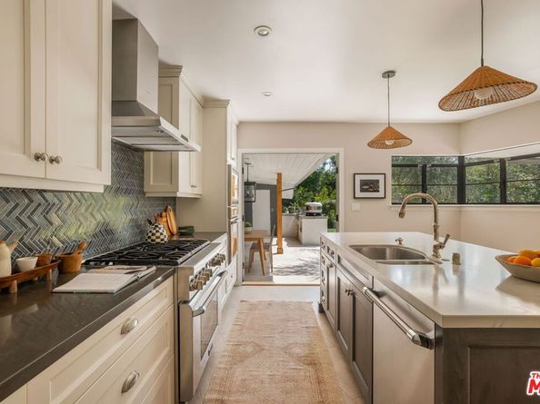 11349 Canton Drive, Studio City CA 91604