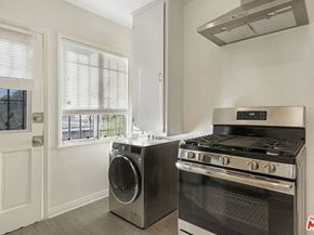 4058 9th Avenue, Los Angeles CA 90008