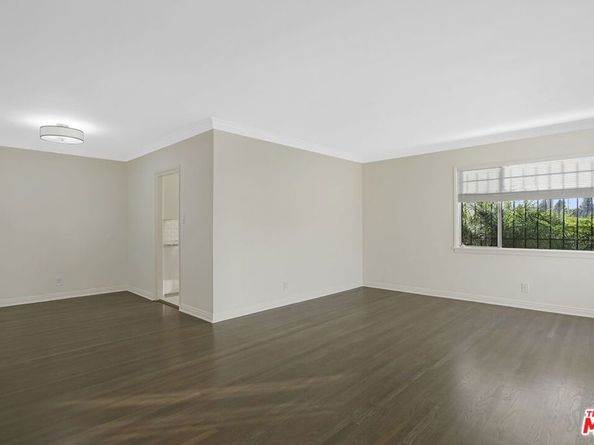 4058 9th Avenue, Los Angeles CA 90008