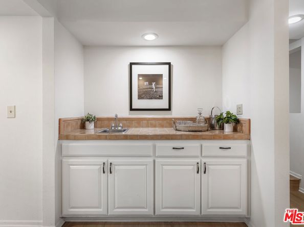 11732 Moorpark Street I, Studio City CA 91604