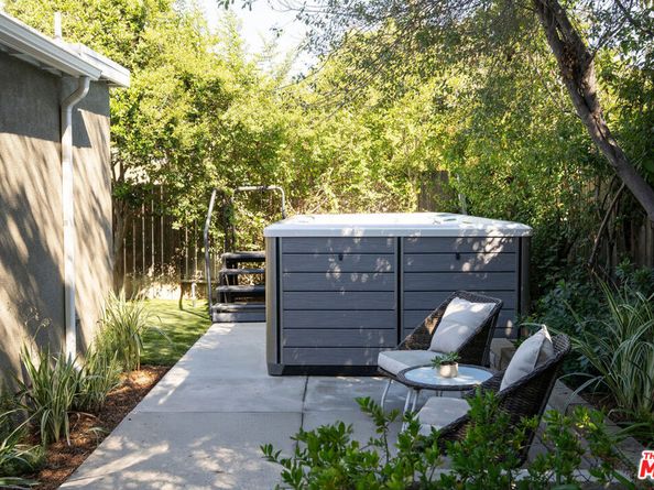 6006 Babbitt Avenue, Encino CA 91316