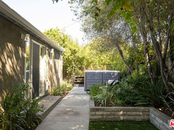 6006 Babbitt Avenue, Encino CA 91316