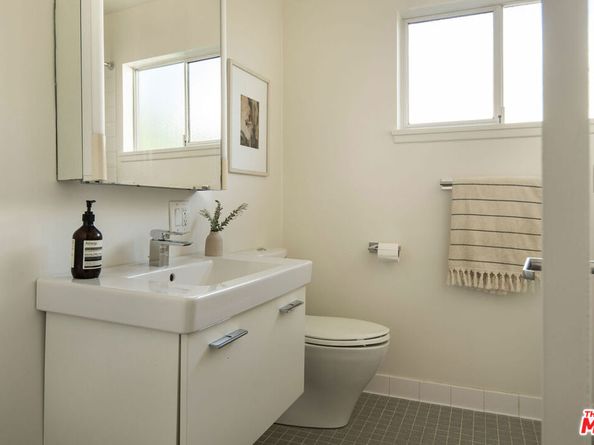 6006 Babbitt Avenue, Encino CA 91316