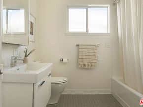 6006 Babbitt Avenue, Encino CA 91316