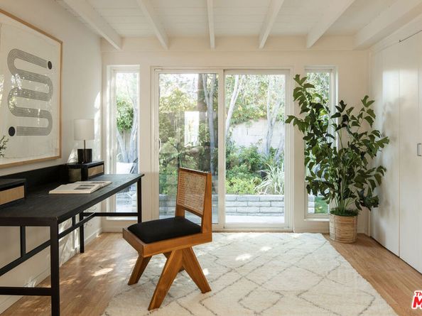 6006 Babbitt Avenue, Encino CA 91316