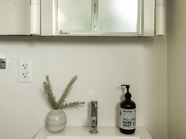 6006 Babbitt Avenue, Encino CA 91316