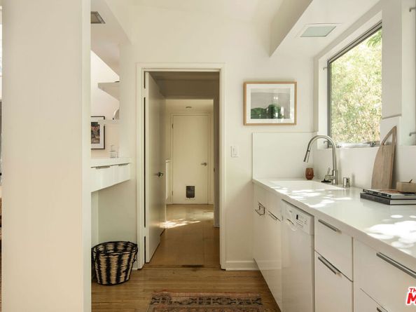 6006 Babbitt Avenue, Encino CA 91316