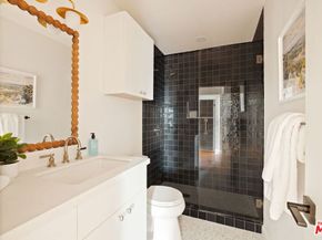 302 Ashland Avenue 201, Santa Monica CA 90405