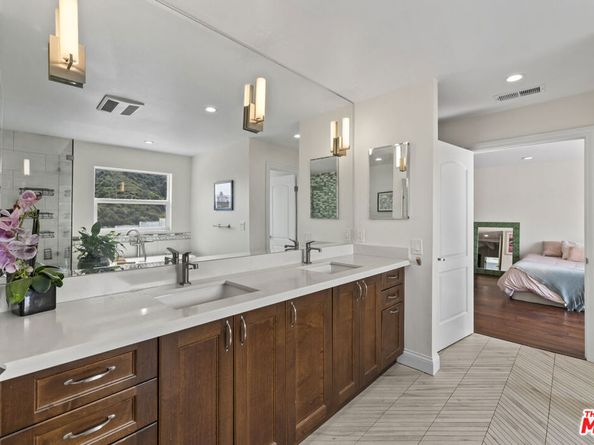 3804 Vista Linda Drive, Encino CA 91316