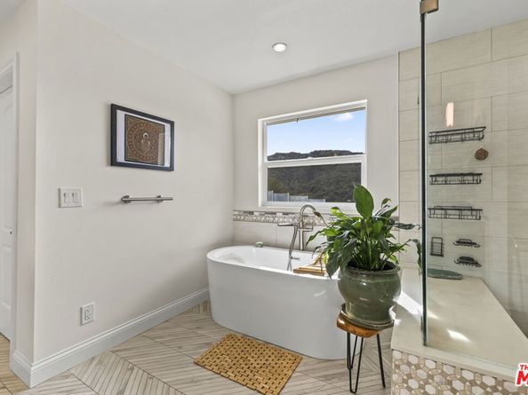 3804 Vista Linda Drive, Encino CA 91316