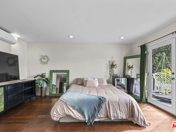 3804 Vista Linda Drive, Encino CA 91316