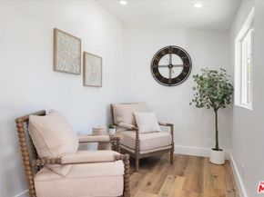 7045 Varna Avenue, North Hollywood CA 91605