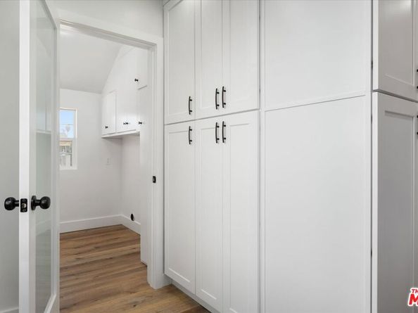 7045 Varna Avenue, North Hollywood CA 91605