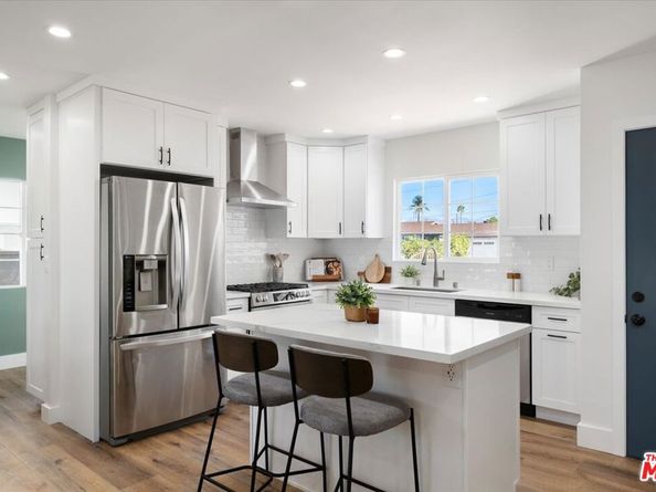 7045 Varna Avenue, North Hollywood CA 91605