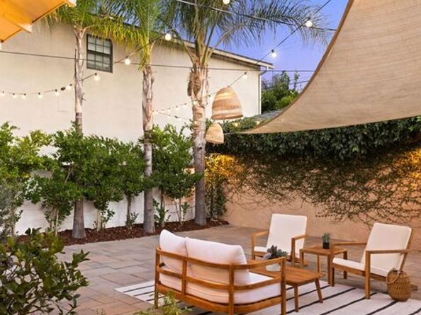 13128 Hartsook Street, Sherman Oaks CA 91423