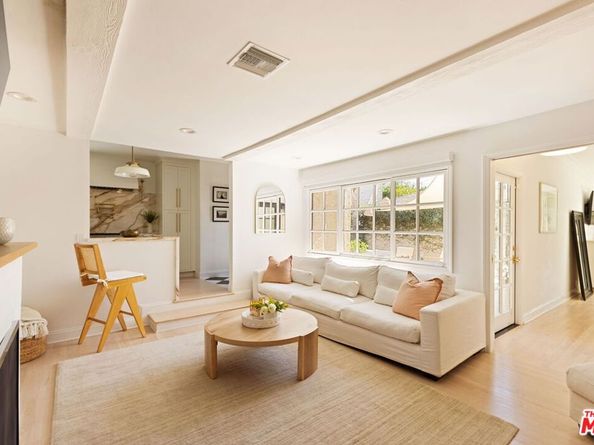 13128 Hartsook Street, Sherman Oaks CA 91423