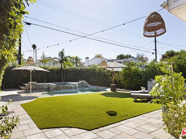 13128 Hartsook Street, Sherman Oaks CA 91423