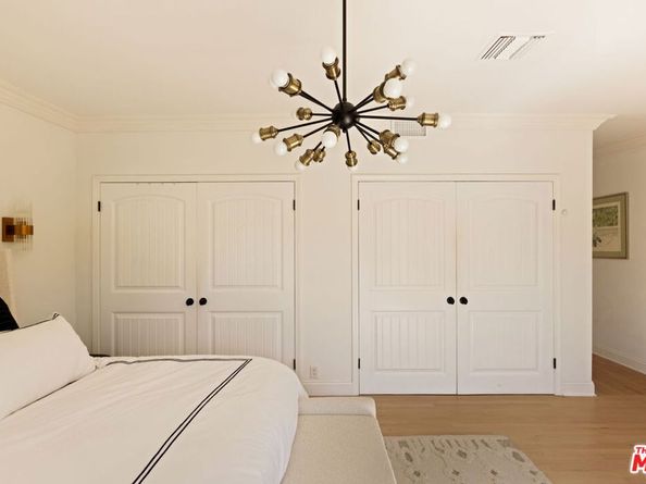 13128 Hartsook Street, Sherman Oaks CA 91423