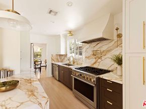 13128 Hartsook Street, Sherman Oaks CA 91423