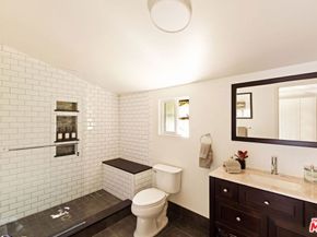 13128 Hartsook Street, Sherman Oaks CA 91423