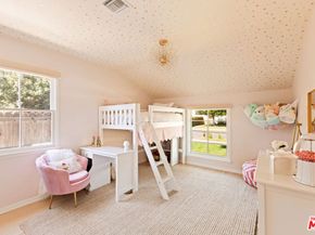 13128 Hartsook Street, Sherman Oaks CA 91423