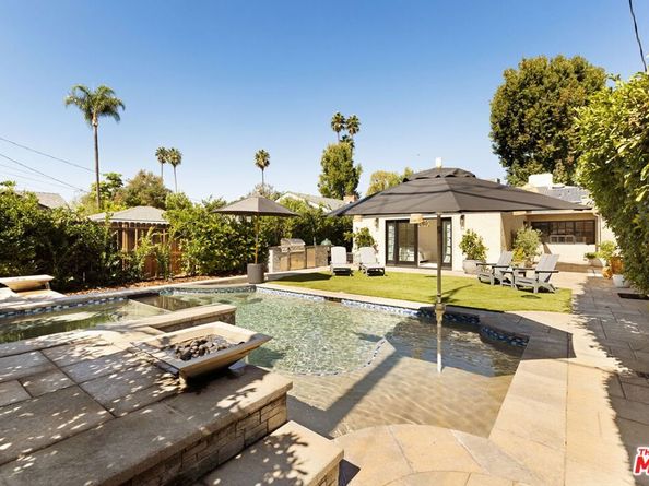 13128 Hartsook Street, Sherman Oaks CA 91423