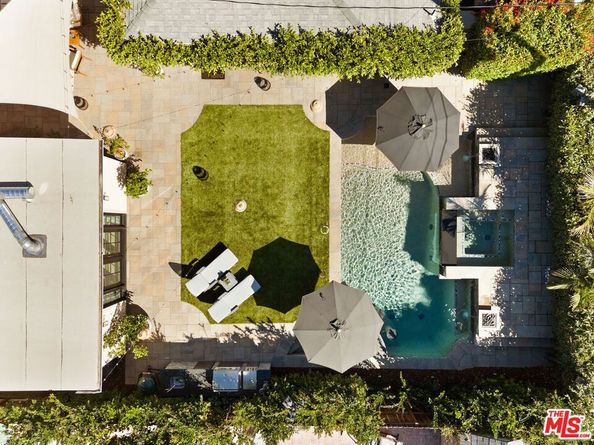 13128 Hartsook Street, Sherman Oaks CA 91423