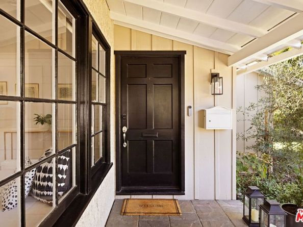 13128 Hartsook Street, Sherman Oaks CA 91423