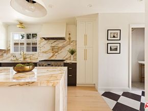 13128 Hartsook Street, Sherman Oaks CA 91423