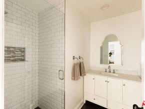 13128 Hartsook Street, Sherman Oaks CA 91423