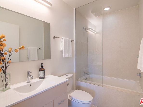 1140 N Formosa Avenue 9, West Hollywood CA 90046