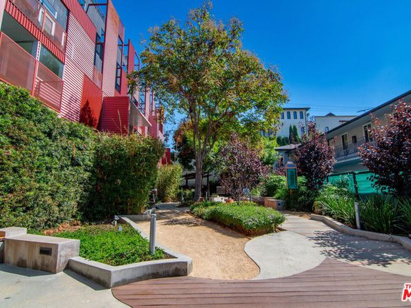 1140 N Formosa Avenue 9, West Hollywood CA 90046