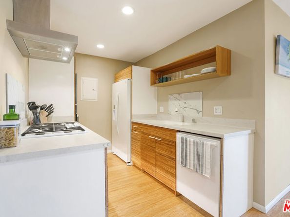 8001 Redlands Street 207, Playa Del Rey CA 90293