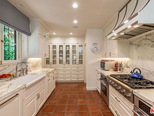 365 Comstock Avenue, Los Angeles CA 90024