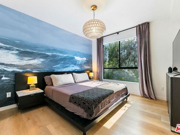 3288 N Canary Way, Los Angeles CA 90065