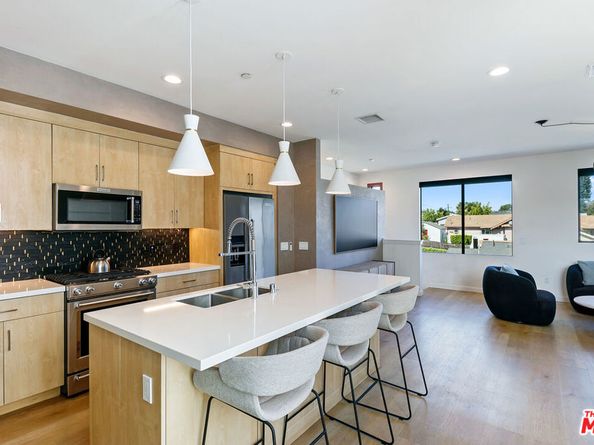 3288 N Canary Way, Los Angeles CA 90065