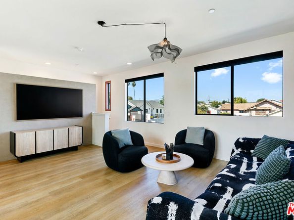 3288 N Canary Way, Los Angeles CA 90065