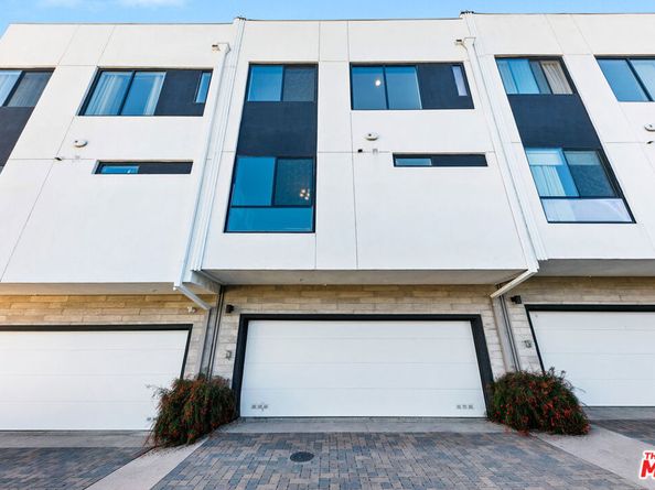 3288 N Canary Way, Los Angeles CA 90065