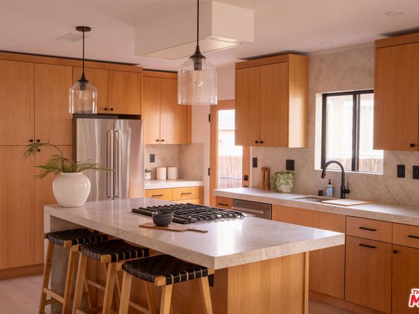 2235 S Mansfield Avenue, Los Angeles CA 90016