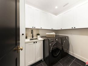 123 S Kilkea Drive, Los Angeles CA 90048